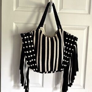 Great weekend or beach bag.